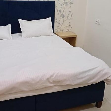 Hotel Saffron Мератх Экстерьер фото