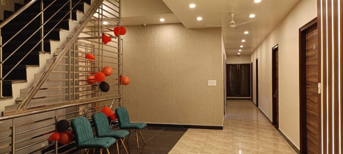 Hotel Saffron Мератх Экстерьер фото