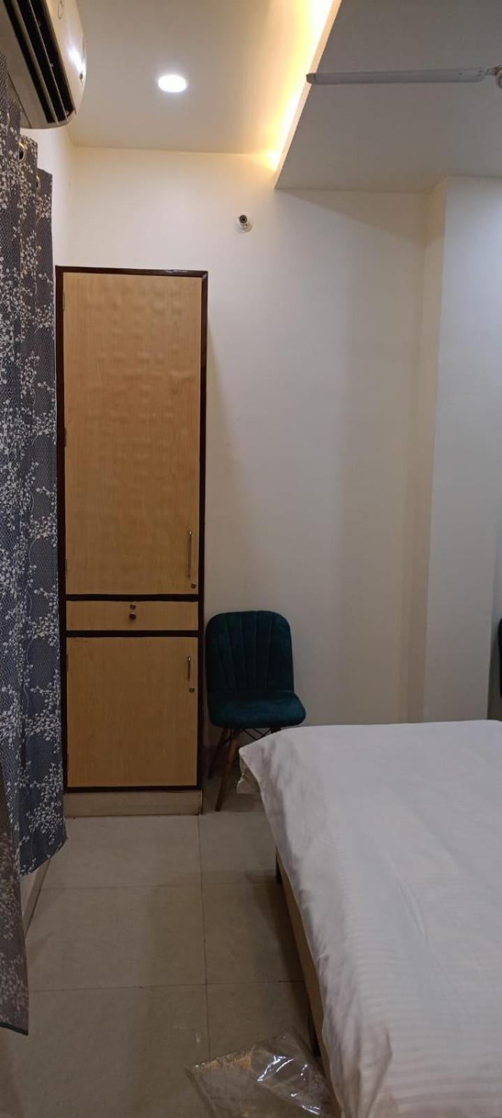 Hotel Saffron Мератх Экстерьер фото