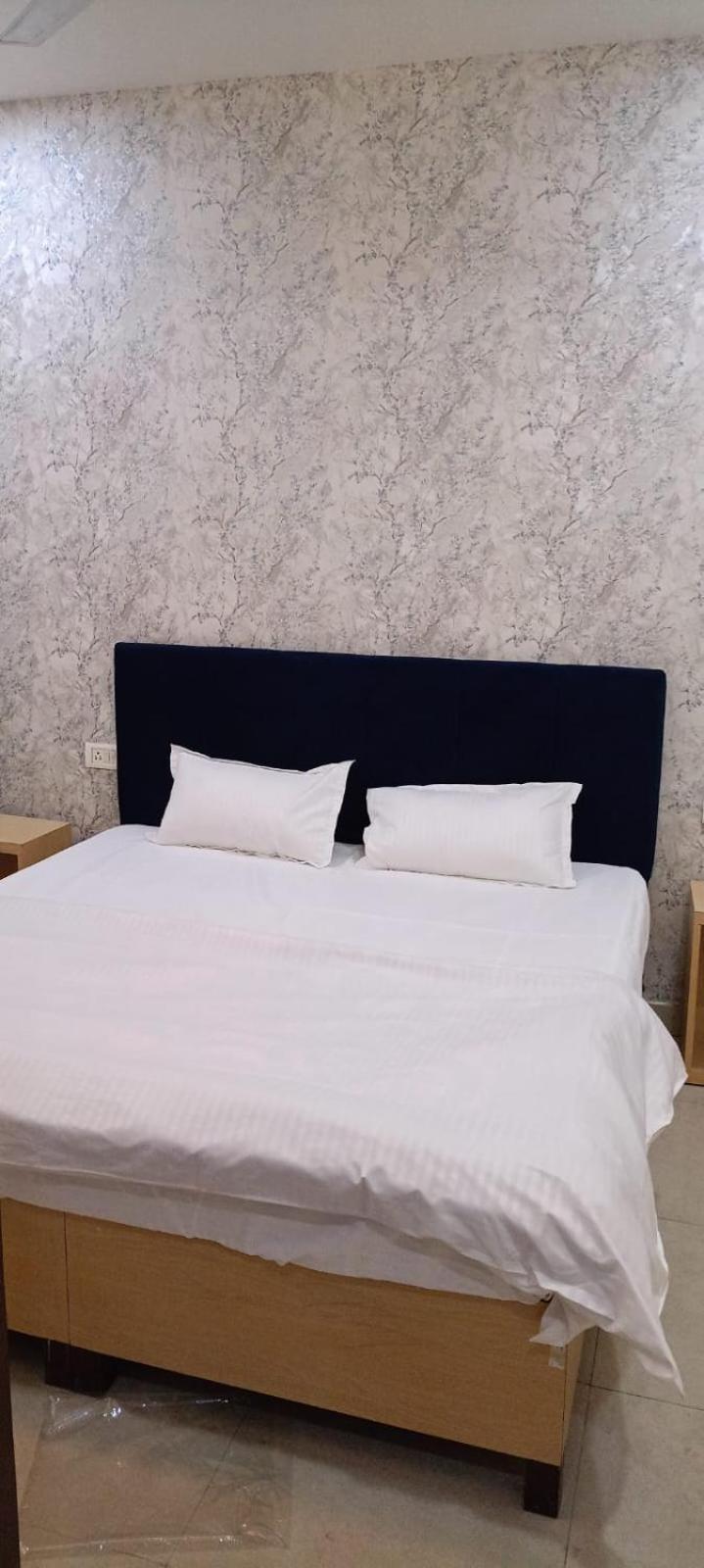 Hotel Saffron Мератх Экстерьер фото